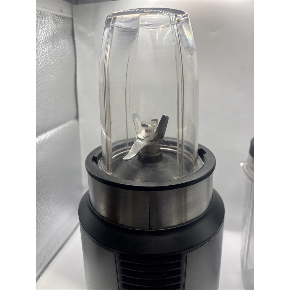 Ninja Nutri Blender Pro Auto IQ 1000 Watts BN400 & 2 Cups - Picture 10 of 16